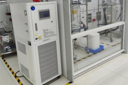 高低溫循環(huán)器選購時需注意流量、功率和揚(yáng)程參數(shù)